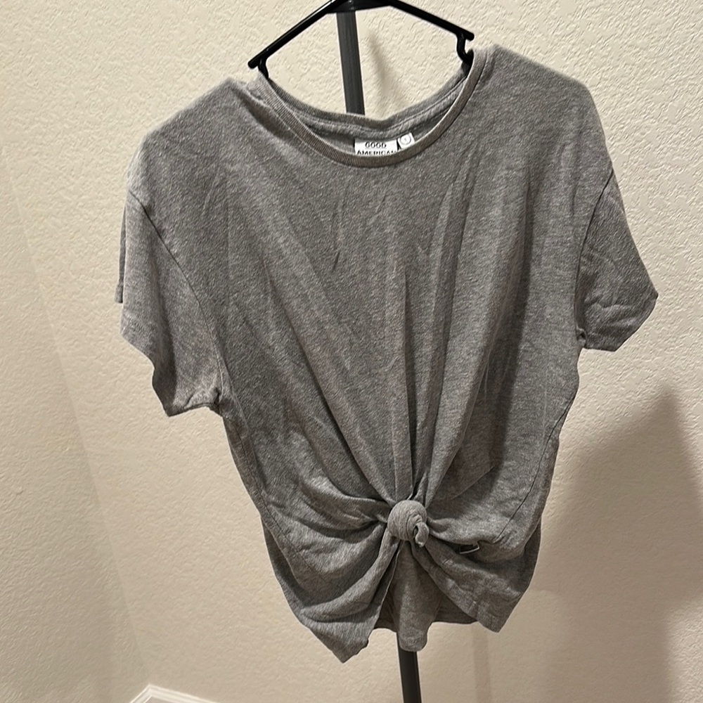 Good American Gray Knot Front Tee
